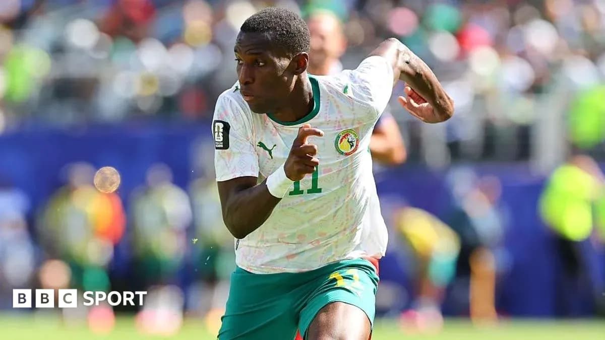 Jugador de Senegal corriendo durante un partido