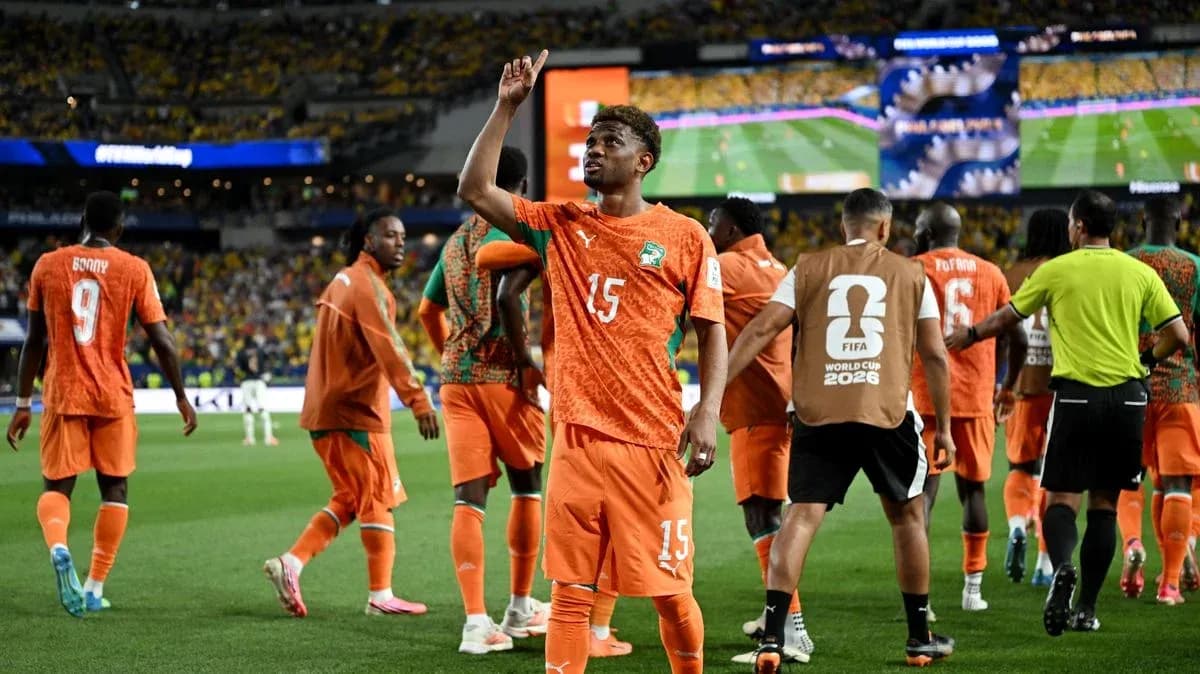 Jugador de Costa de Marfil celebrando durante el partido