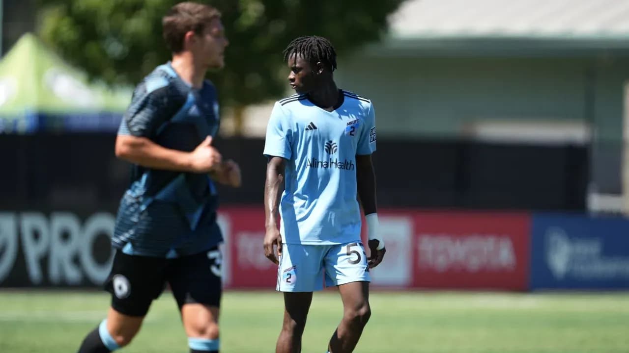 Jugador de Minnesota United II en acción