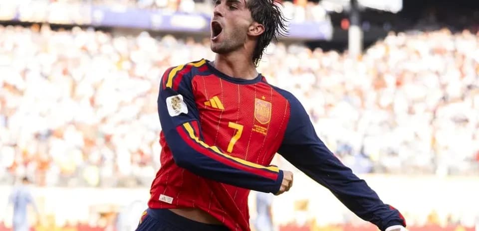 Jugador celebrando un gol en partido de fútbol
