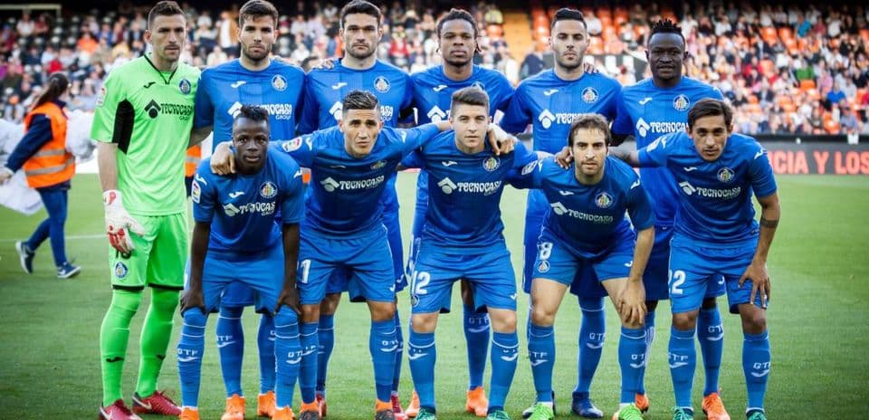 Jugadores de Getafe posando para la foto de equipo