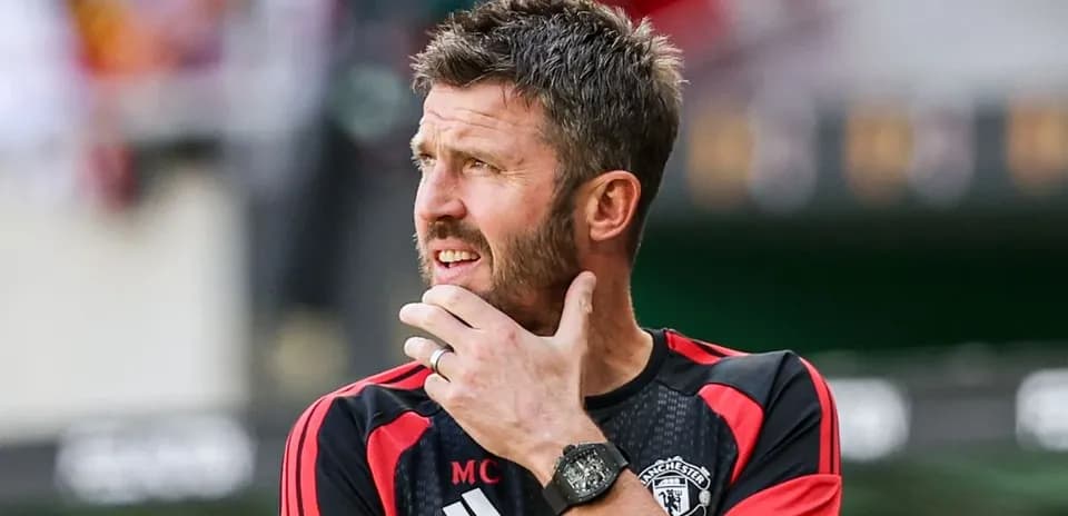 Entrenador de Manchester United en la banda