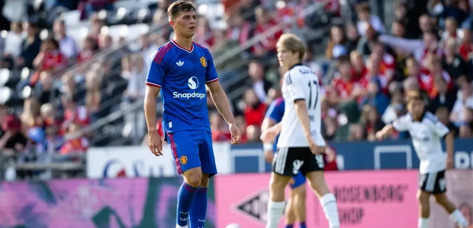 Jugador de Manchester United en el campo durante partido