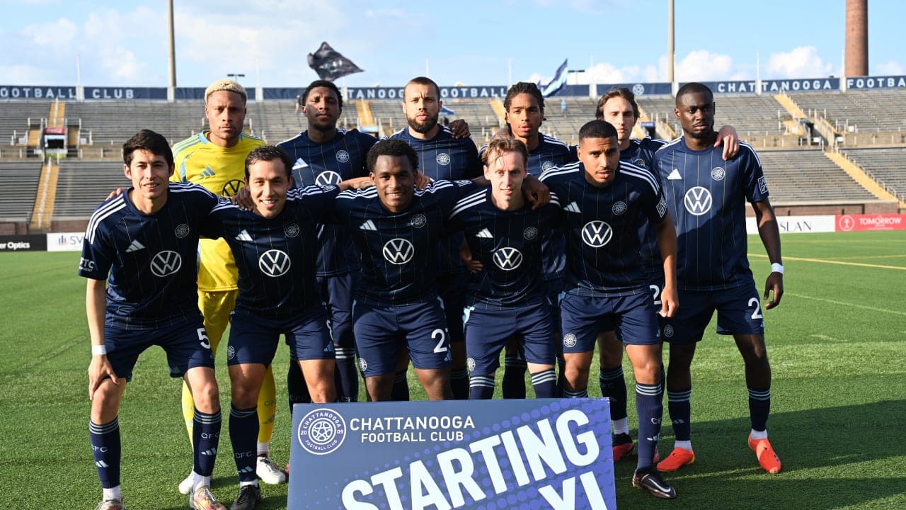 Equipo titular de Chattanooga FC posando
