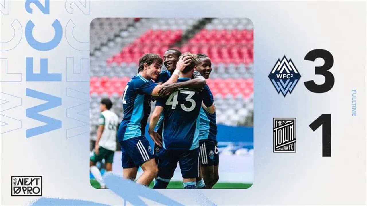 Jugadores del Vancouver Whitecaps II celebrando un gol