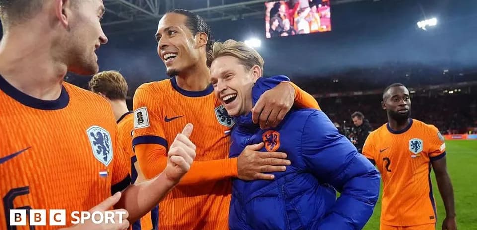 Jugadores de Países Bajos celebrando en el campo