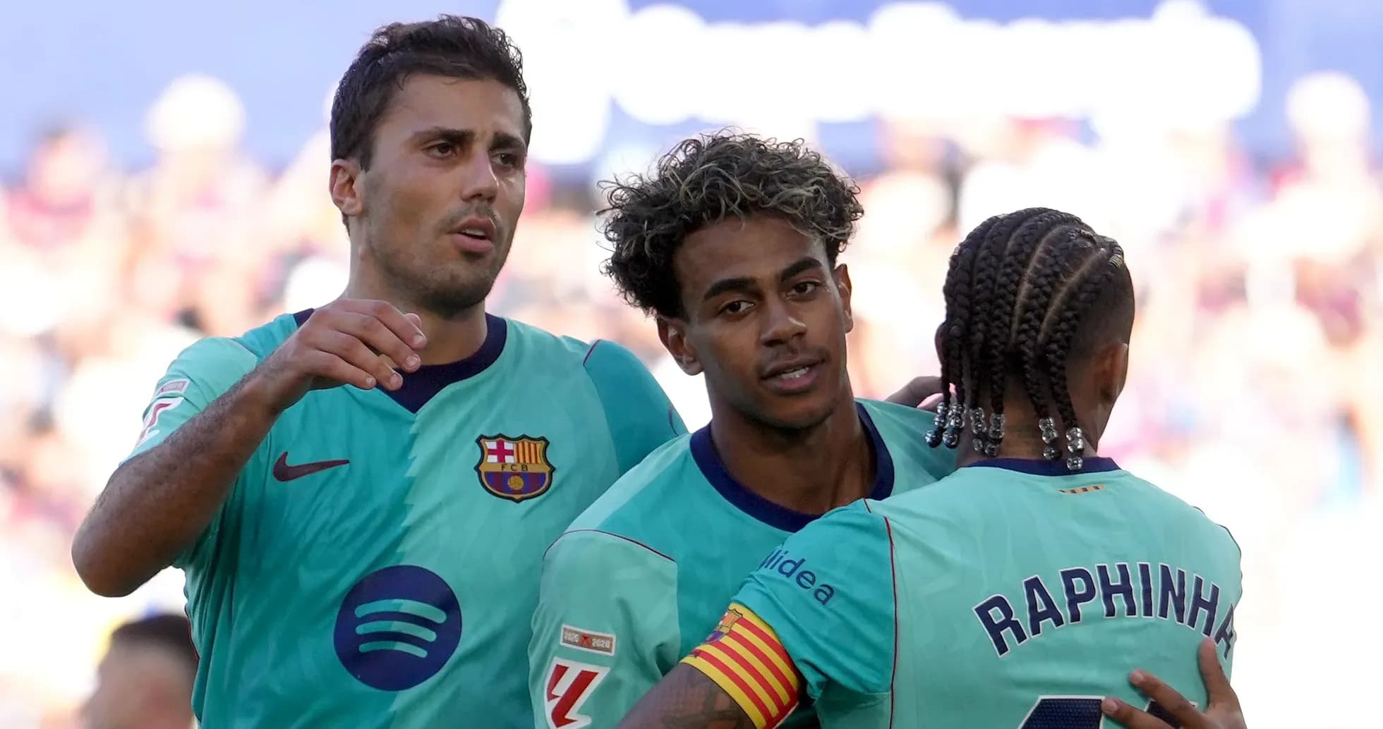 Jugadores de Barcelona celebrando un gol en partido