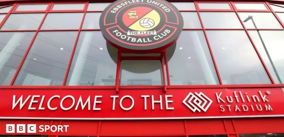 Fachada del estadio Kuflink de Ebbsfleet United