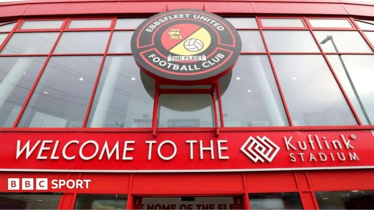 Fachada del estadio Kuflink de Ebbsfleet United