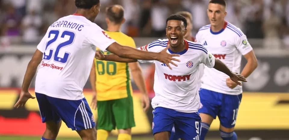 Jugadores del HNK Hajduk Split celebrando un gol