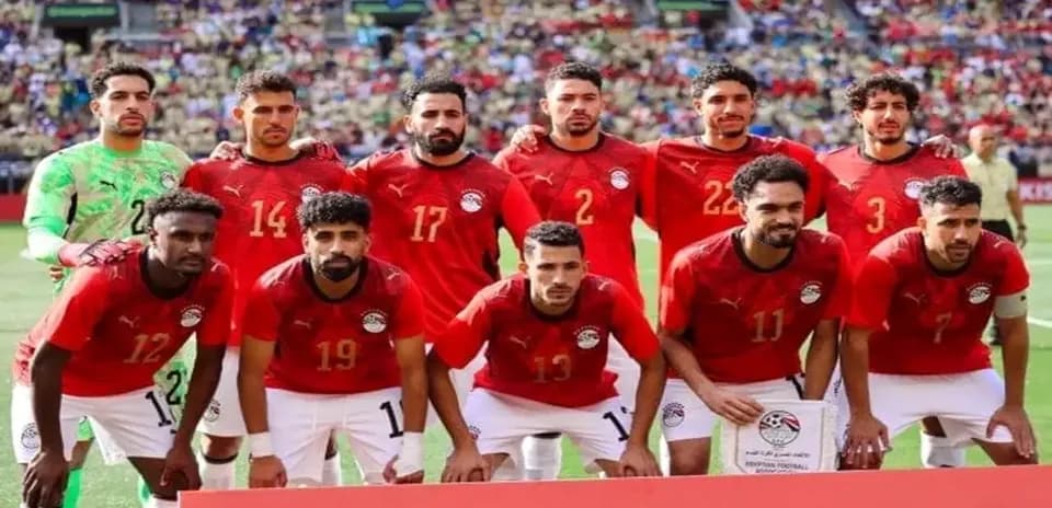 Equipo de fútbol de Egipto posando para la foto