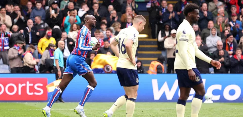 Jugador de Crystal Palace celebrando un gol