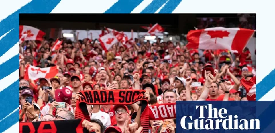Aficionados con banderas de Canadá animando en el estadio