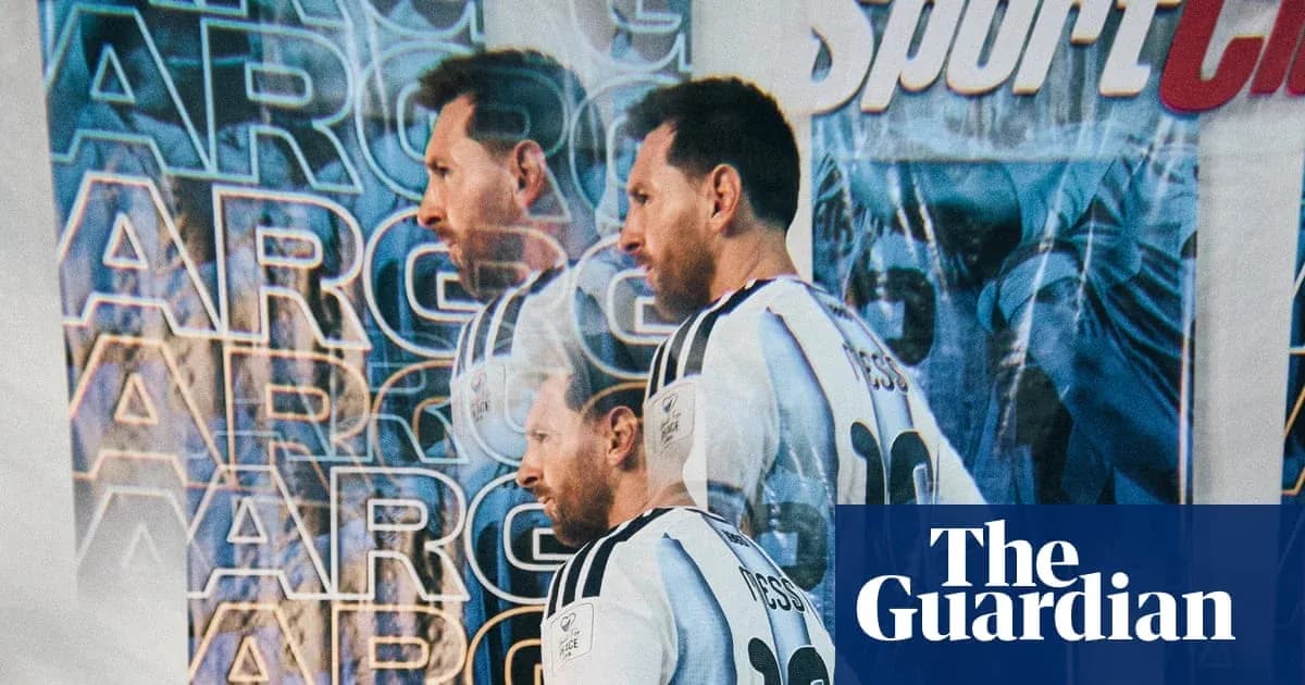 Jugador de fútbol con camiseta argentina en fondo gráfico