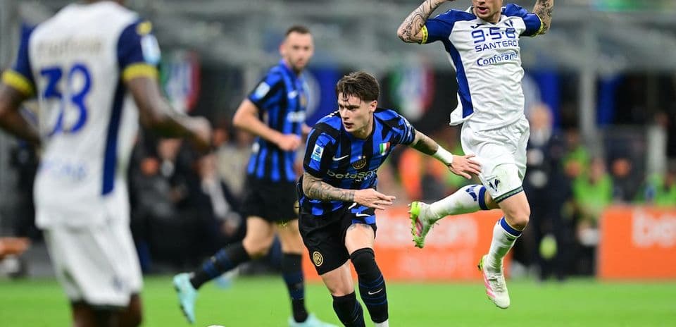 Inter atacando contra Hellas Verona en Serie A