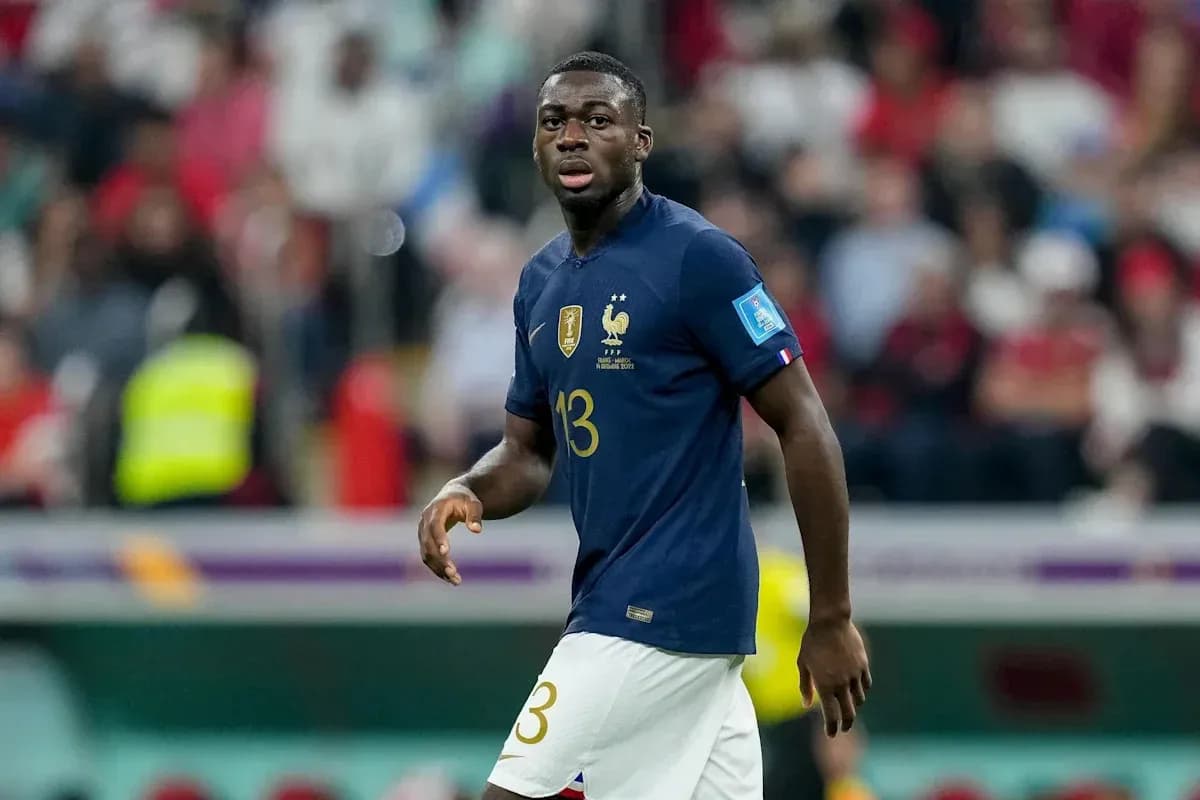 Jugador de Francia en acción durante el partido