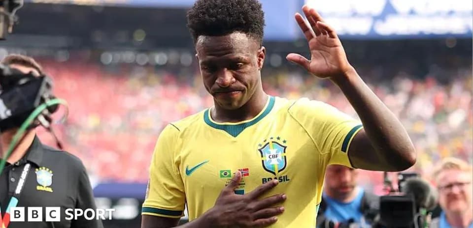Jugador brasileño saludando tras un partido