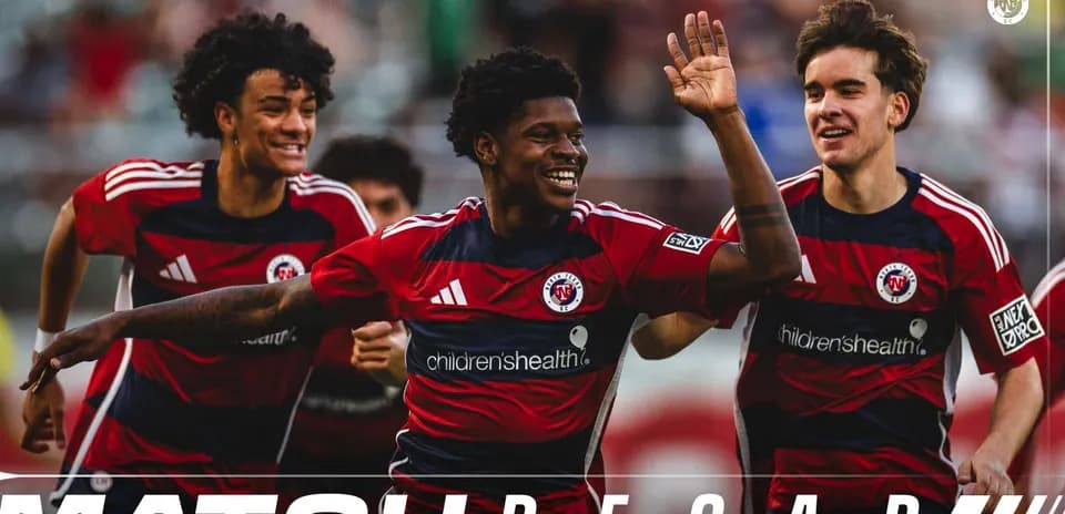 Celebración de jugadores de North Texas en el partido