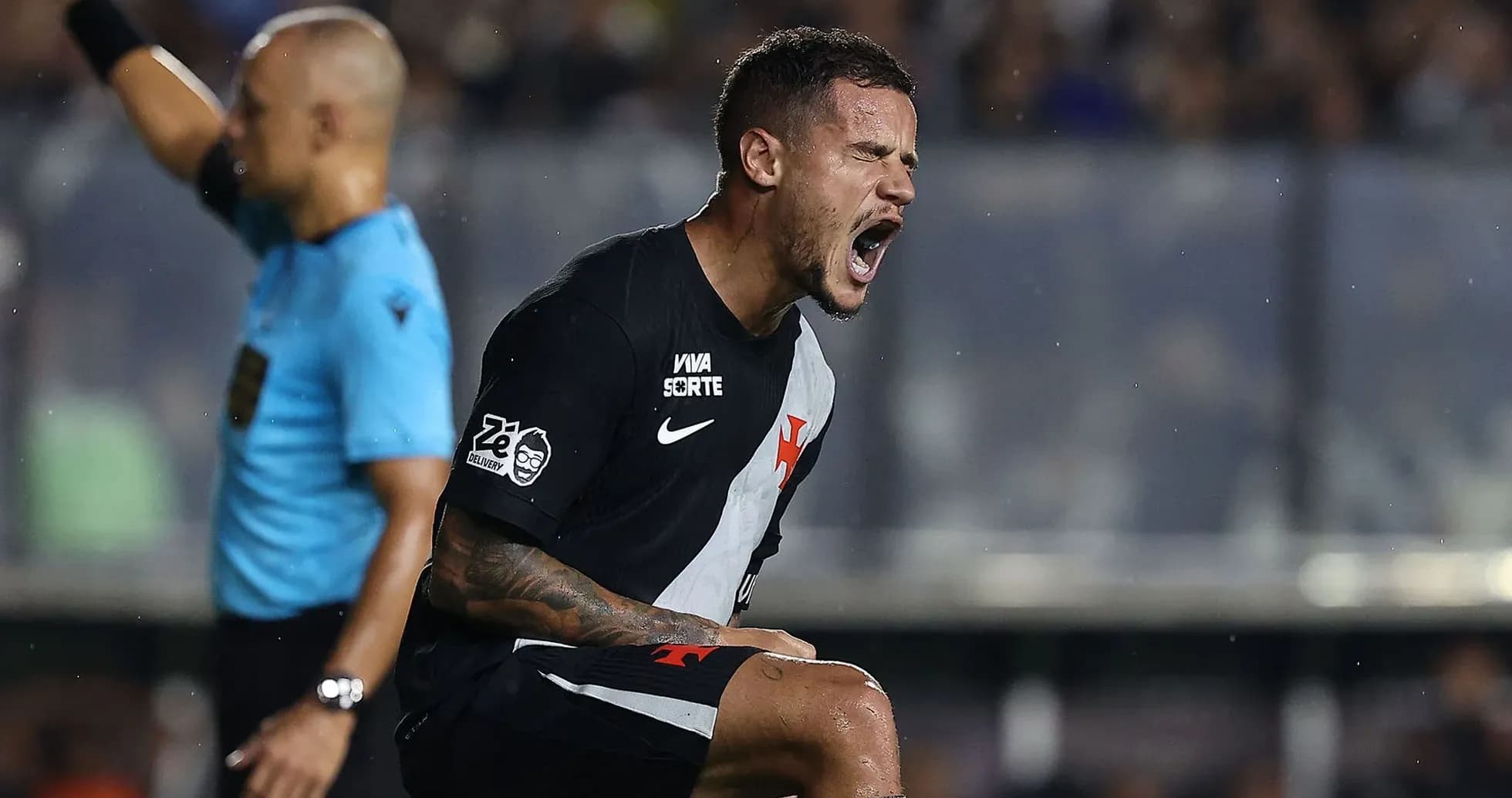 Jugador de Vasco da Gama celebrando un gol