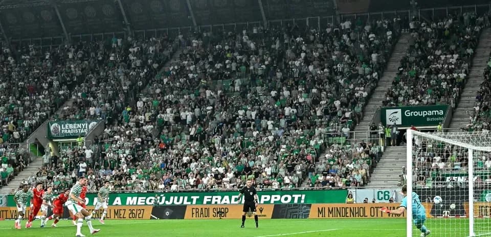 Penalti ejecutado por jugador de Ferencvarosi TC