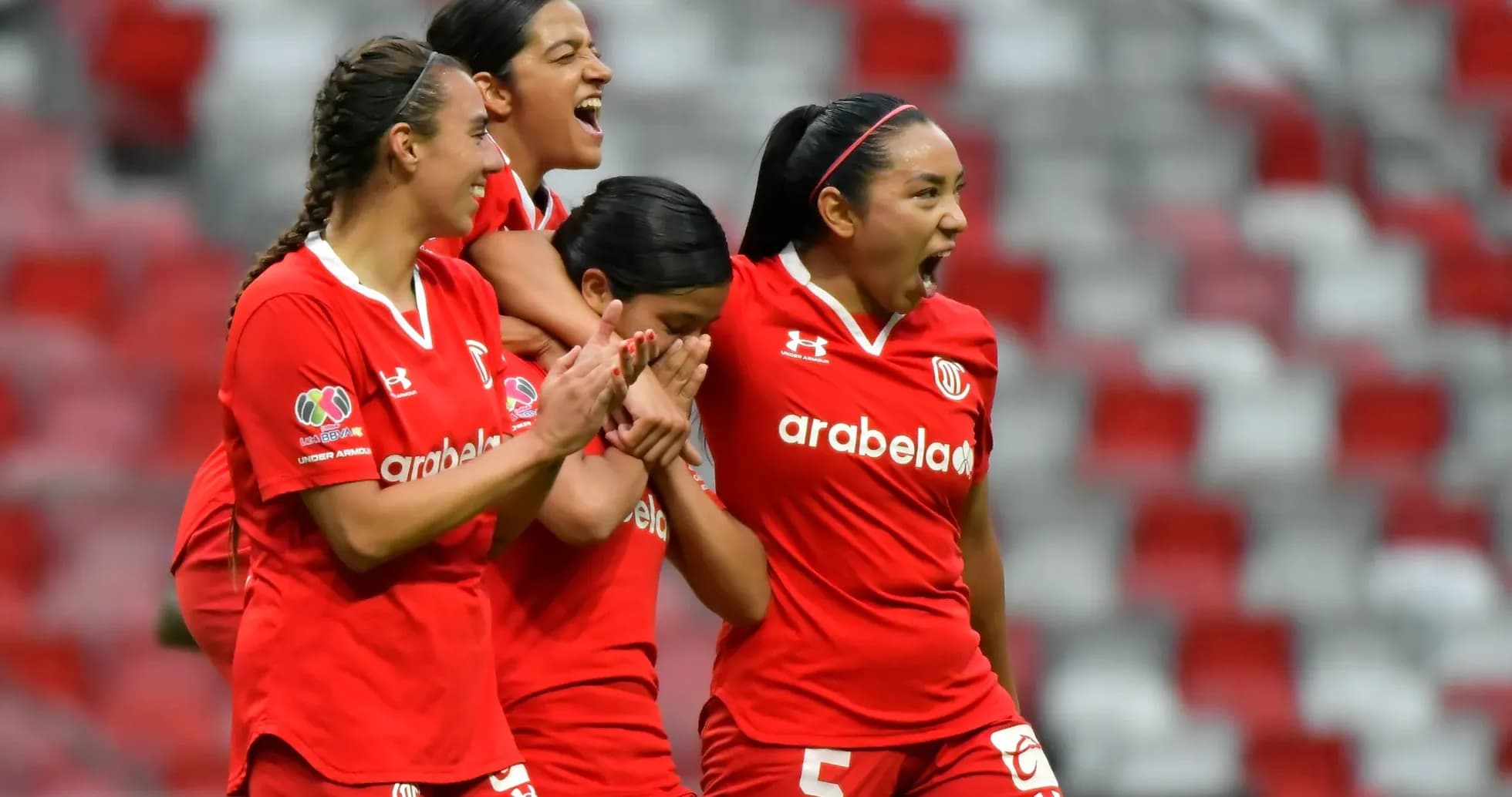 Jugadoras de Toluca W celebrando un gol