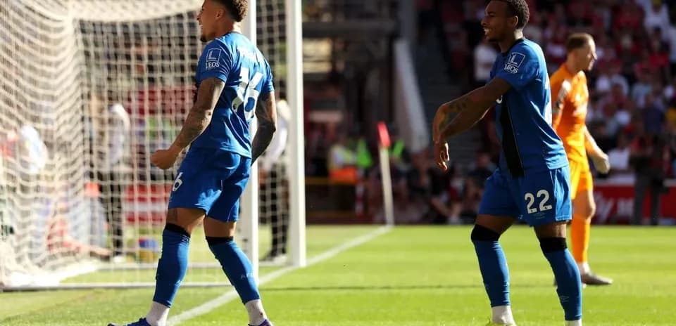 Dos jugadores de Bournemouth celebrando un gol