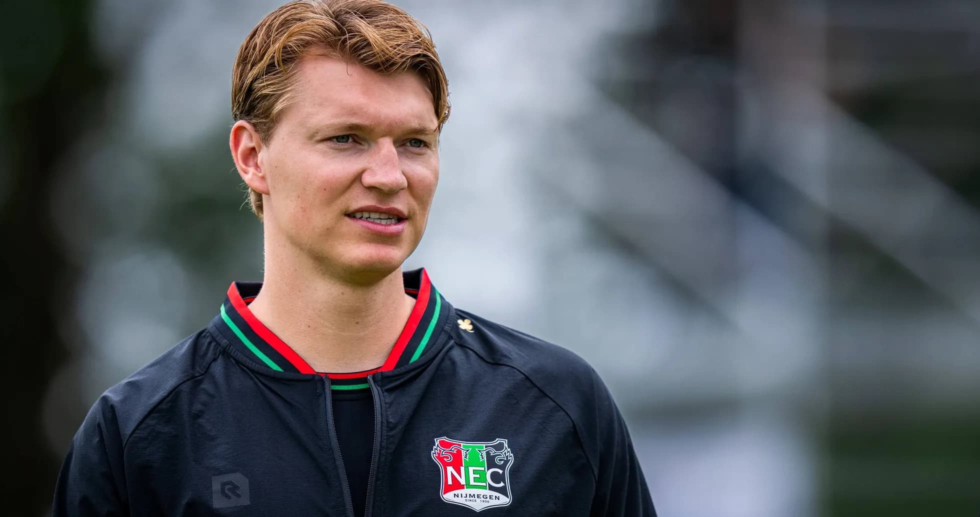 Jugador de NEC Nijmegen durante sesión de entrenamiento