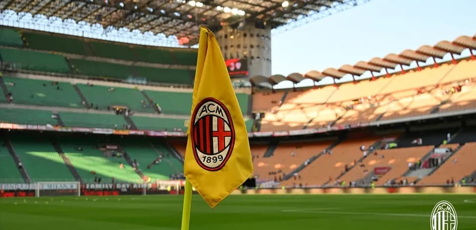 Esquina del campo en el estadio de AC Milan