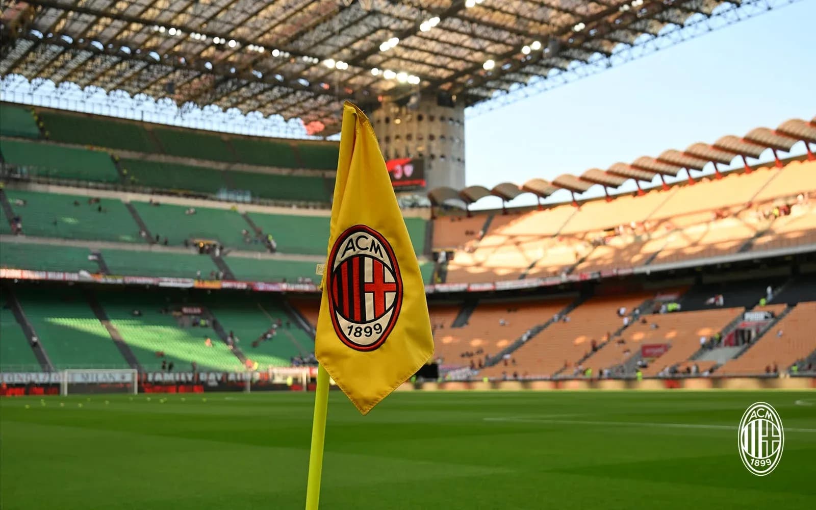 Esquina del campo en el estadio de AC Milan