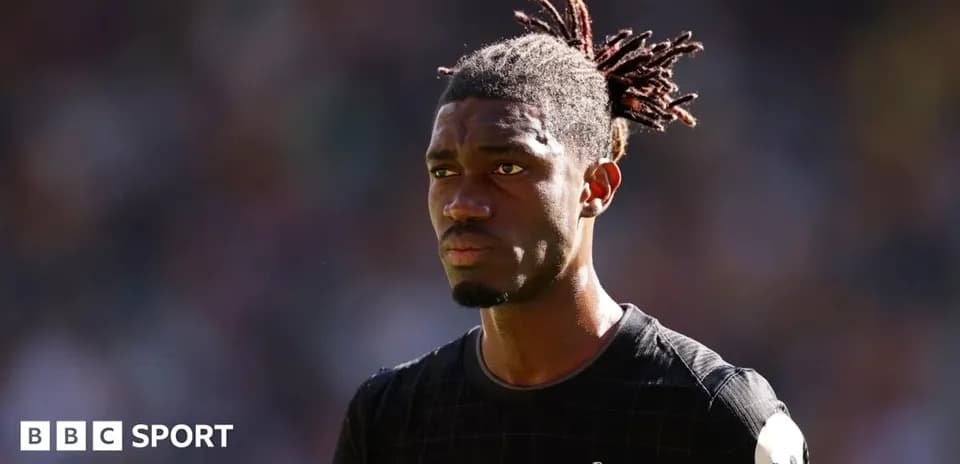 Jugador de Tottenham en la cancha durante el partido