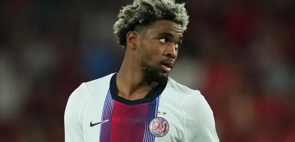 Jugador de PSG en acción durante el partido