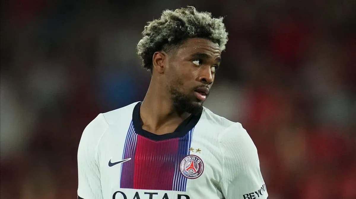 Jugador de PSG en acción durante el partido