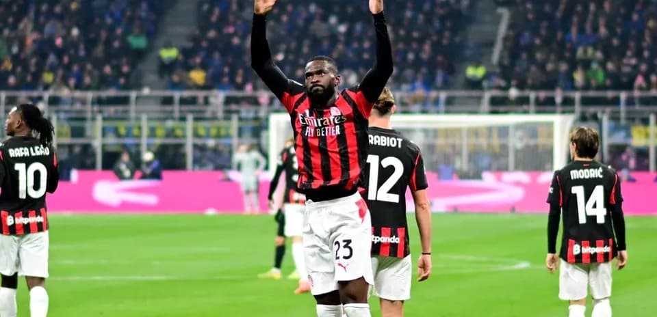 Jugador de AC Milan celebrando durante un partido