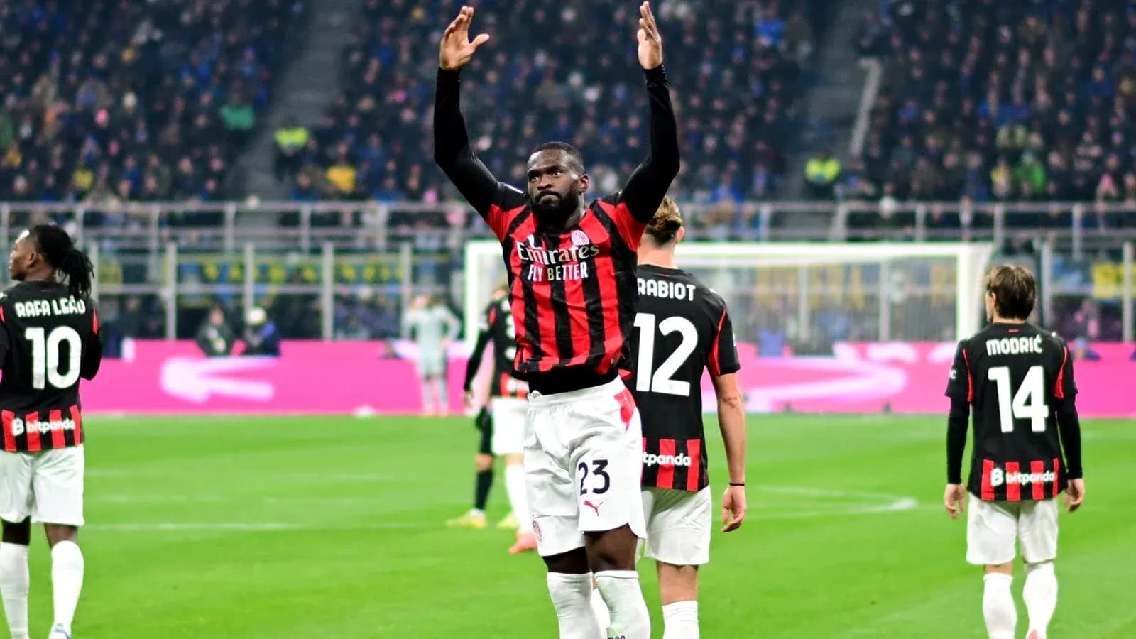 Jugador de AC Milan celebrando durante un partido