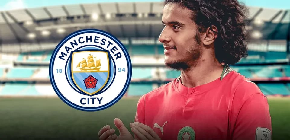 Jugador de Manchester City en camiseta de Marruecos