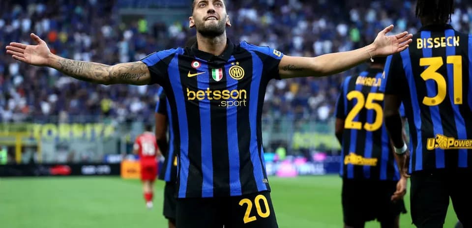 Jugador de Inter celebrando un gol en el estadio