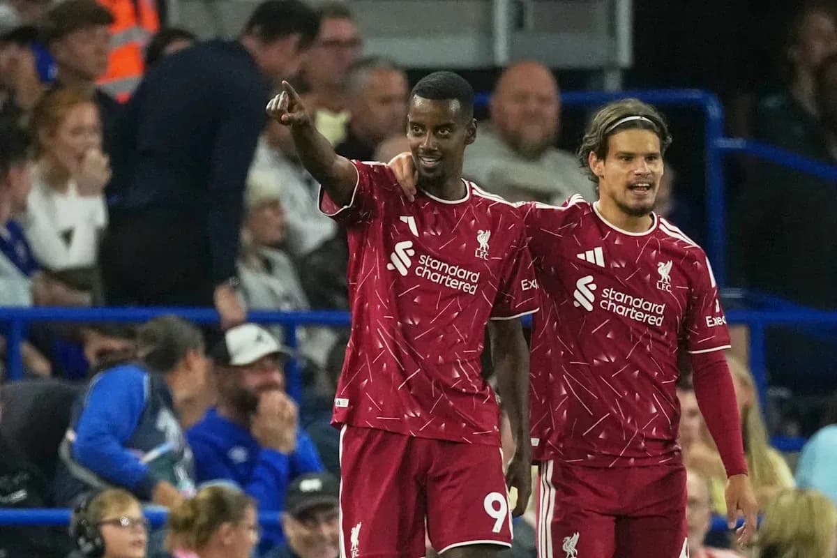 Jugadores del Liverpool celebrando un gol en partido