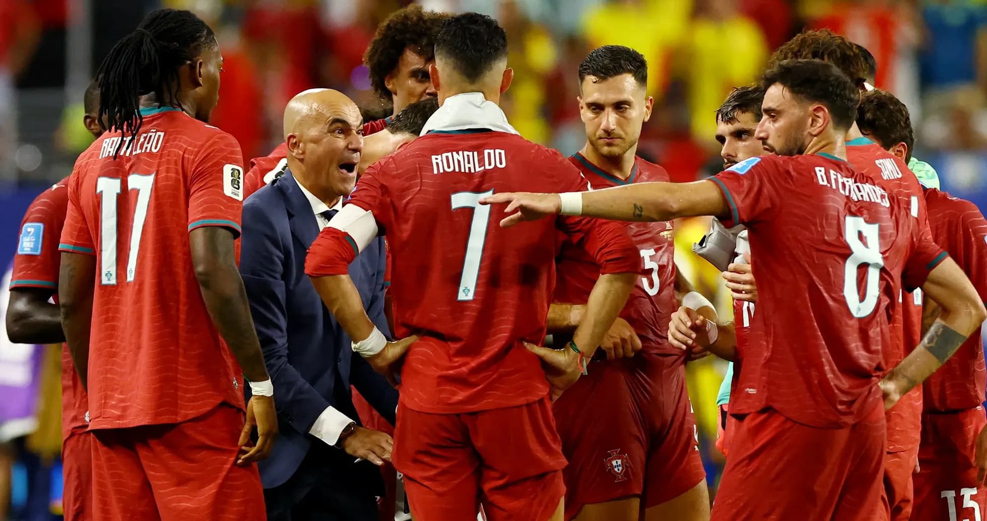 Jugadores de Portugal discutiendo durante el partido