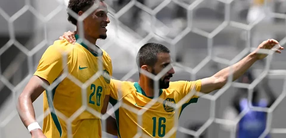 Jugadores de Australia celebrando un gol en el partido