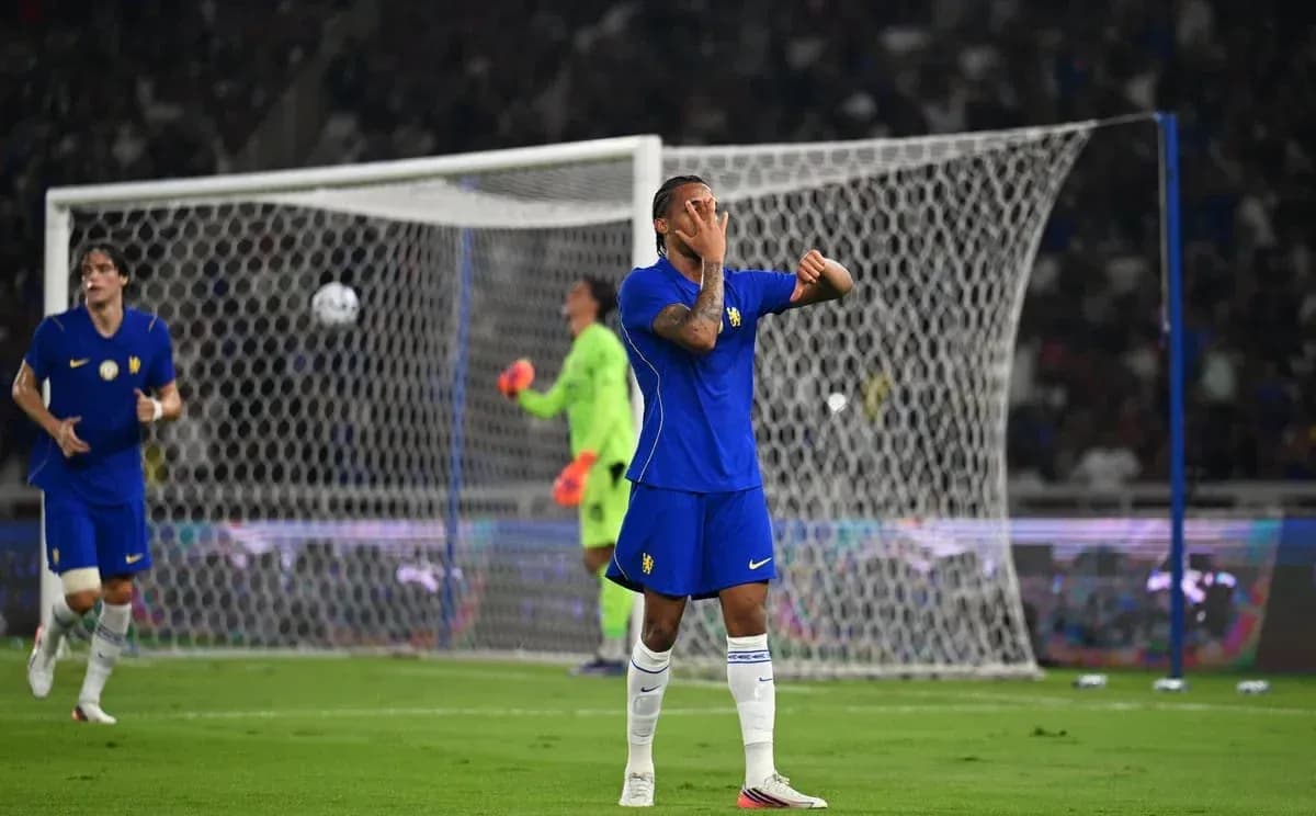 Jugador lamentándose tras fallar una oportunidad de gol