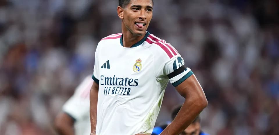 Jugador de Real Madrid en el campo durante partido