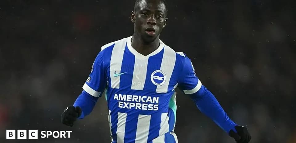Jugador de Brighton corriendo en el campo de juego