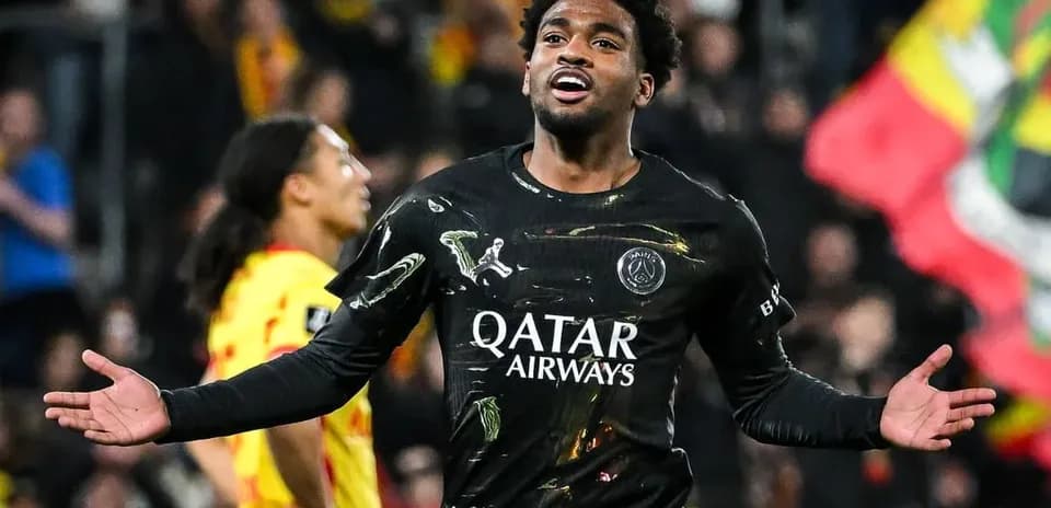 Jugador de PSG celebrando un gol en el partido