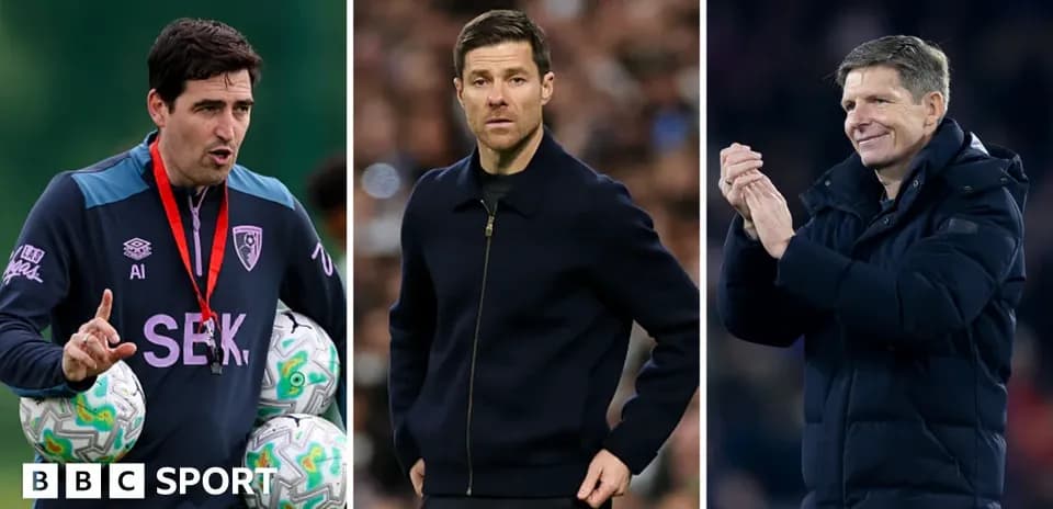 Tres entrenadores de fútbol en diferentes situaciones