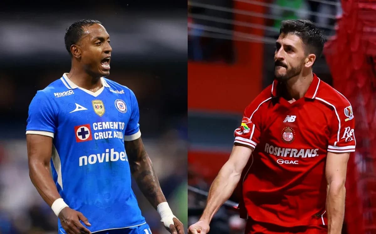 Jugadores de Cruz Azul y Toluca en acción