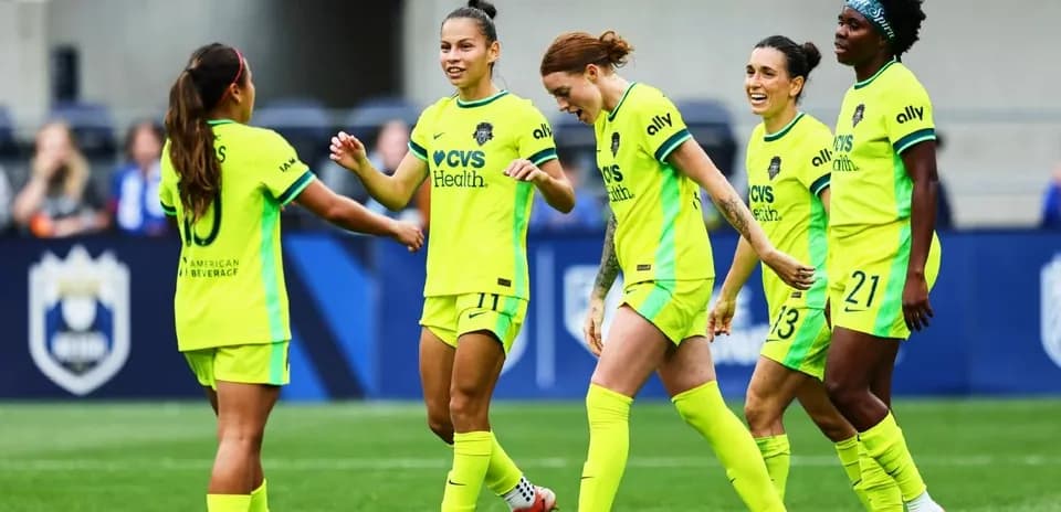 Jugadoras del Seattle Reign FC celebrando un gol