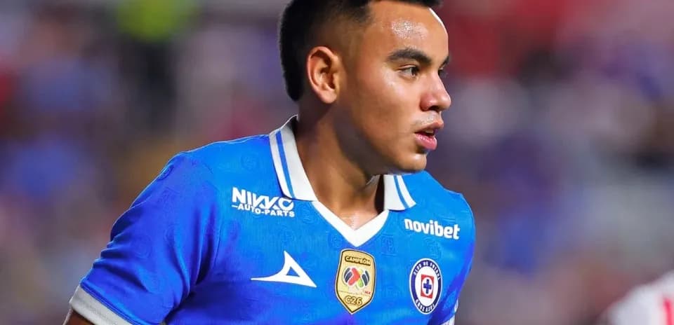 Jugador de Cruz Azul durante el partido
