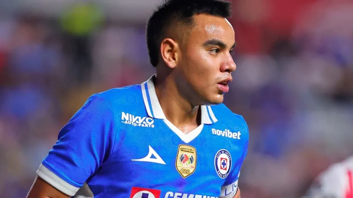 Jugador de Cruz Azul durante el partido