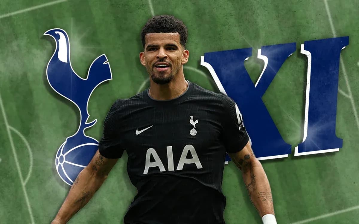 Jugador de Tottenham con uniforme negro en campo