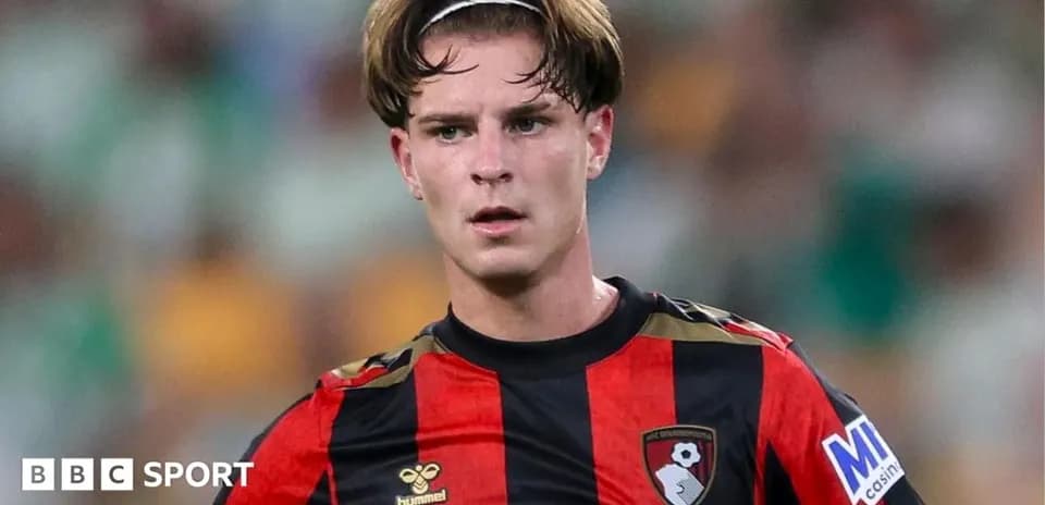 Jugador de Bournemouth en acción durante el partido